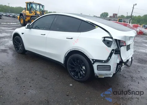 2023 Tesla Model Y Awd/Long Range Dual Motor All-Wheel Drive from USA, damaged, VIN 7SAYGDEE8PA172217